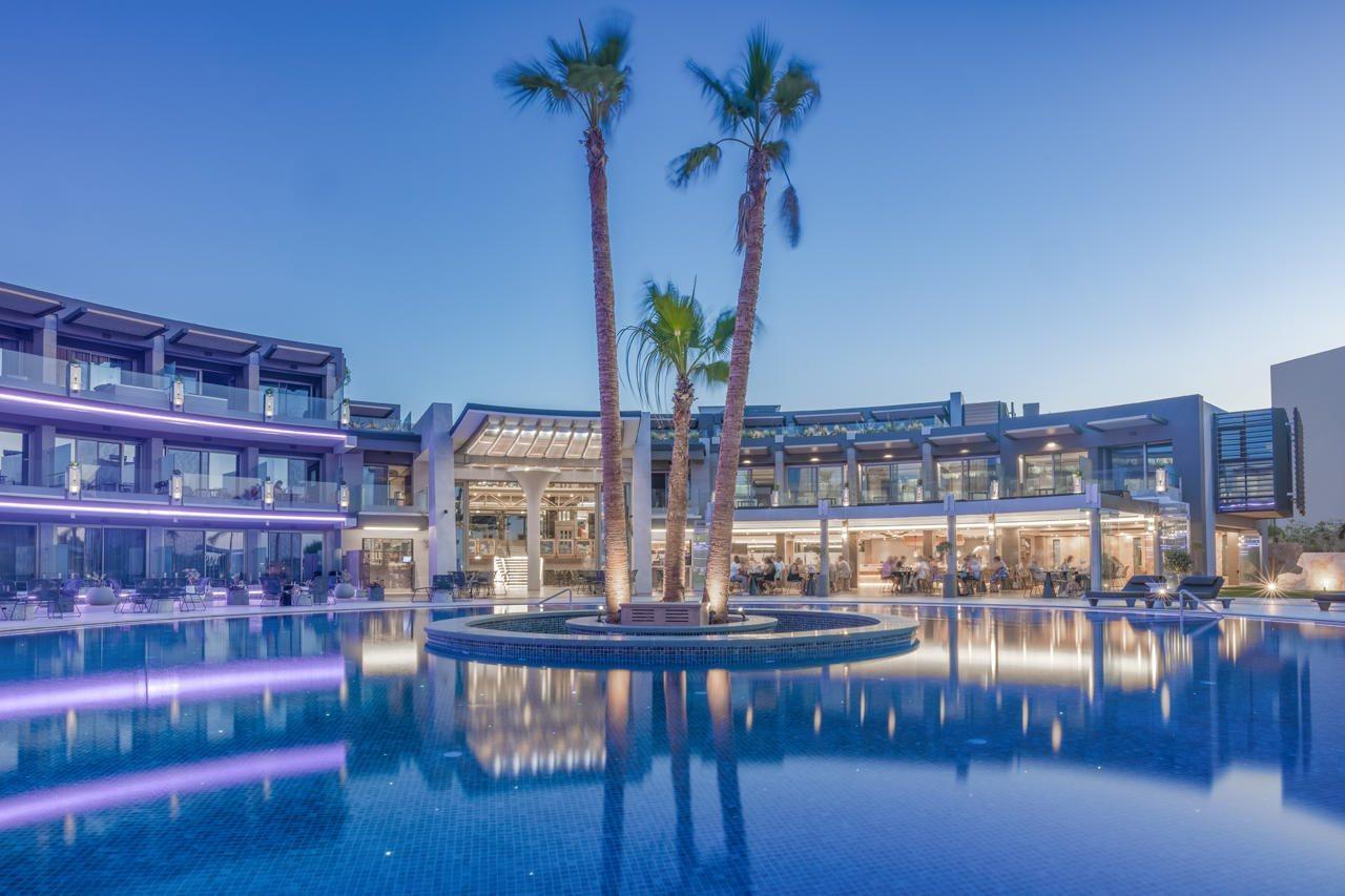 Nautilux Rethymno By Mage Hotels المظهر الخارجي الصورة The hotel at night